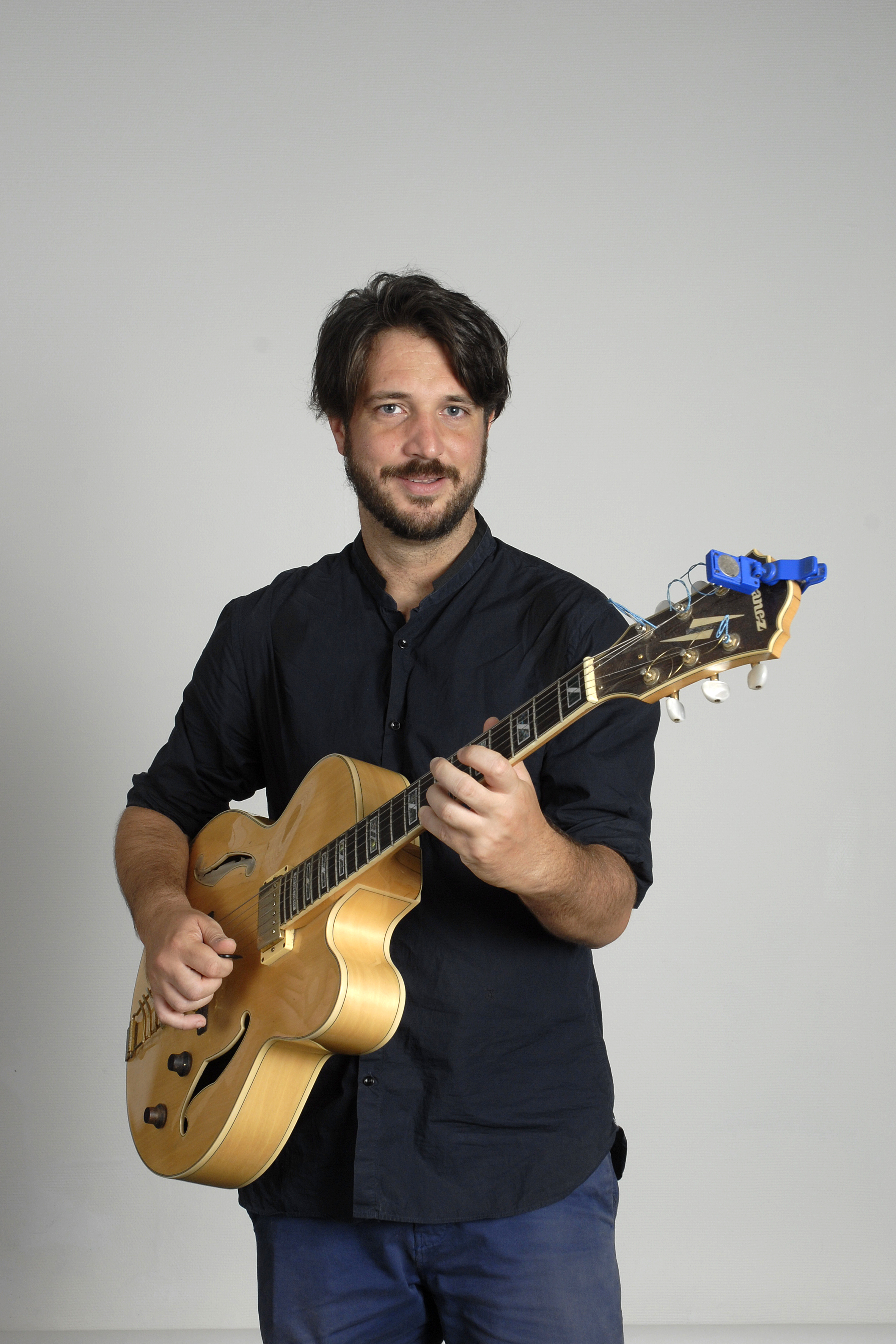 Prof de Guitare électrique Professeur de Guitare Prof de Guitare électrique Professeur de Guitare