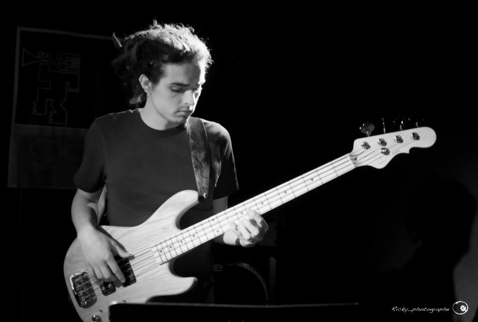 Guitare basse