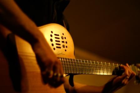 Guitare acoustique, Guitare électrique, Harmonie