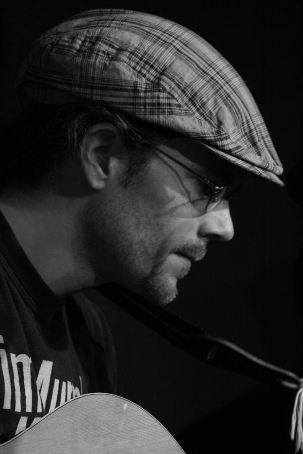 Guitare acoustique, Guitare électrique