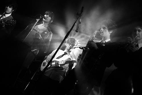 Chant, Guitare acoustique, Guitare basse, Piano