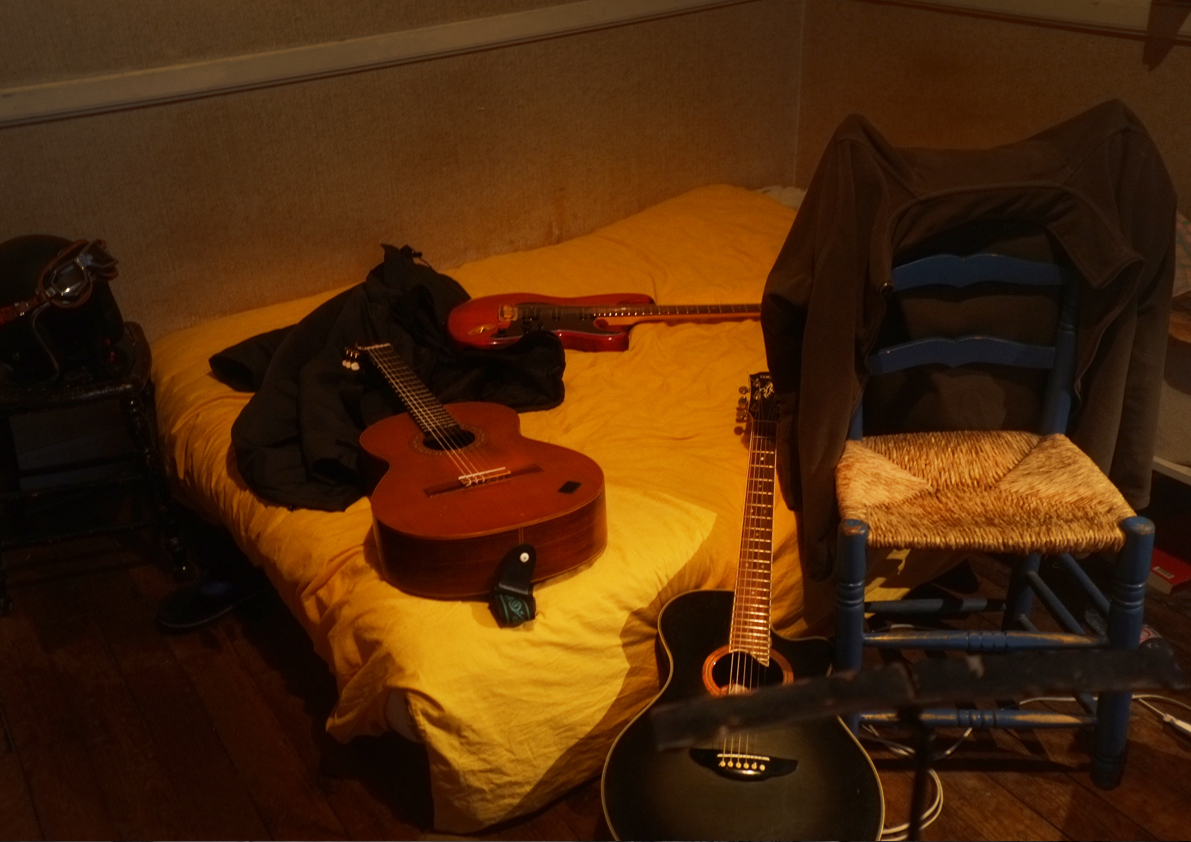 Guitare acoustique, Guitare électrique, Solfège
